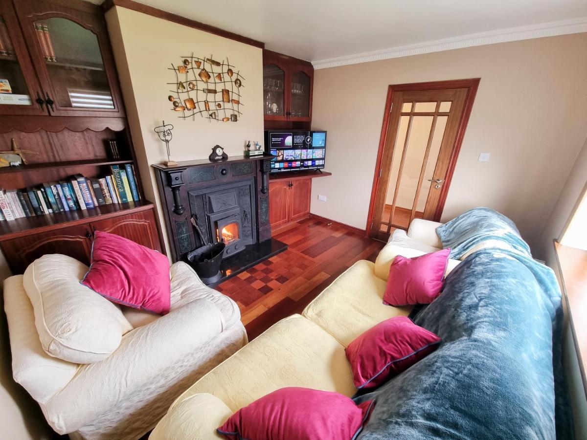 3 Bed Renovated Cottage Carramore Lake, Belmullet Ballina  Luaran gambar