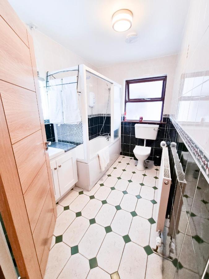 3 Bed Renovated Cottage Carramore Lake, Belmullet Ballina  Luaran gambar