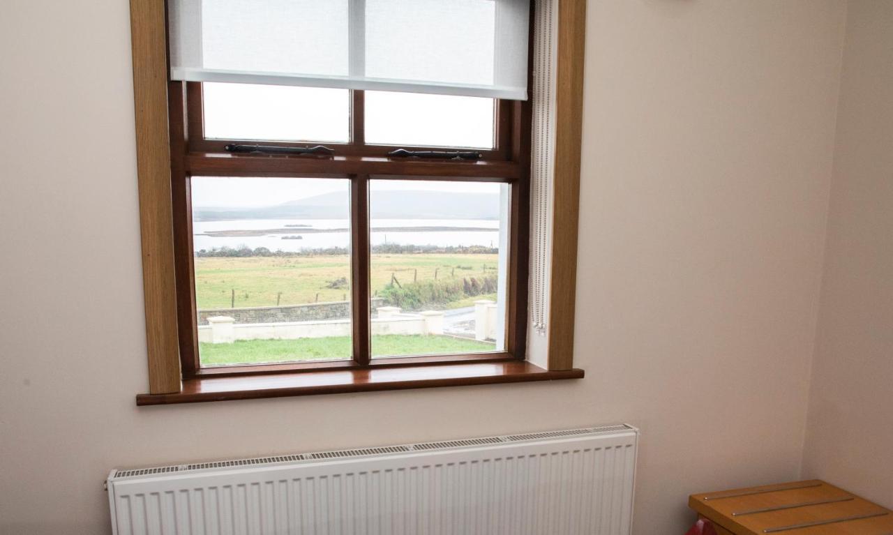 3 Bed Renovated Cottage Carramore Lake, Belmullet Ballina  Luaran gambar