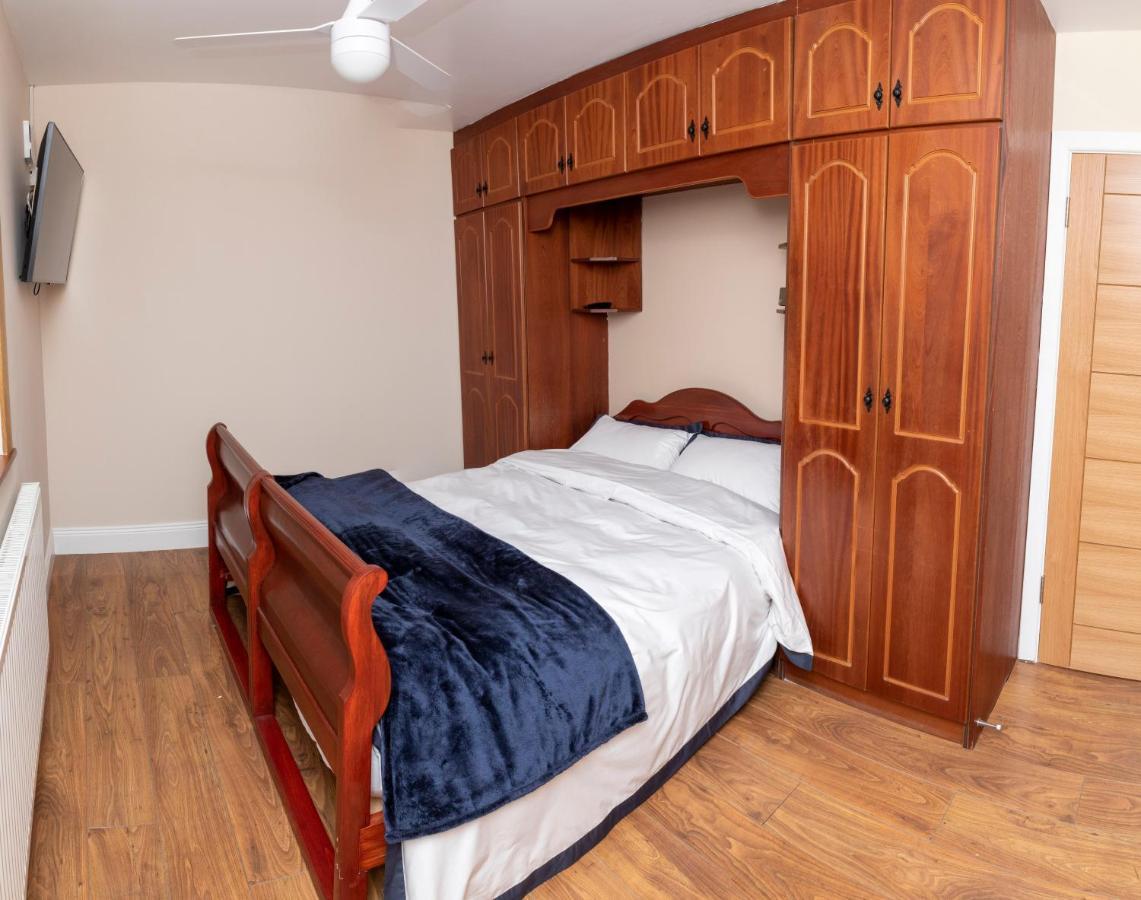 3 Bed Renovated Cottage Carramore Lake, Belmullet Ballina  Luaran gambar